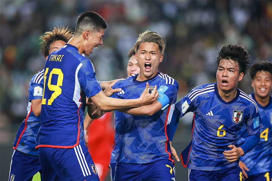 松木玖生（中央）のゴールでU-20日本代表がセネガル代表に勝利【写真：Getty Images】