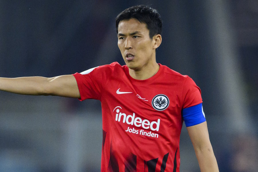 フランクフルトでプレーする長谷部誠【写真:Getty Images】