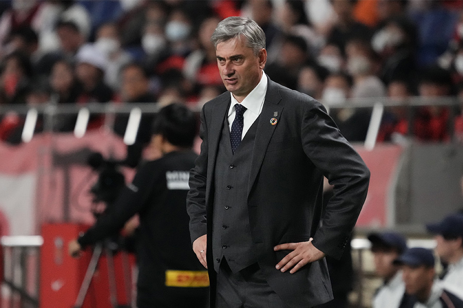 マチェイ・スコルジャ監督が横浜FC戦の結果について言及【写真：Getty Images】