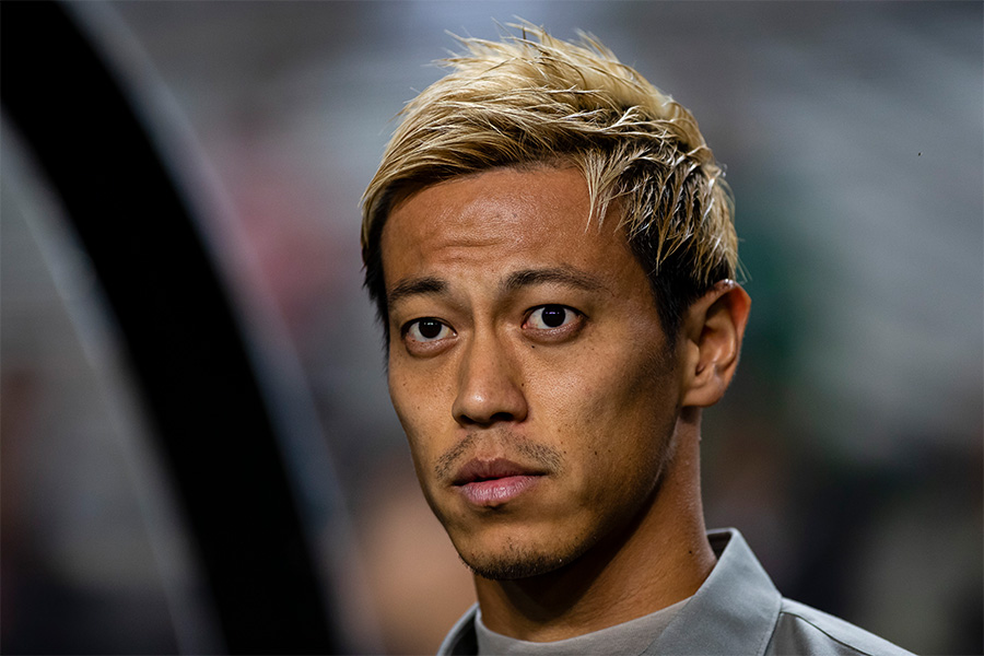 カンボジア代表の監督を務める本田圭佑【写真：Getty Images】