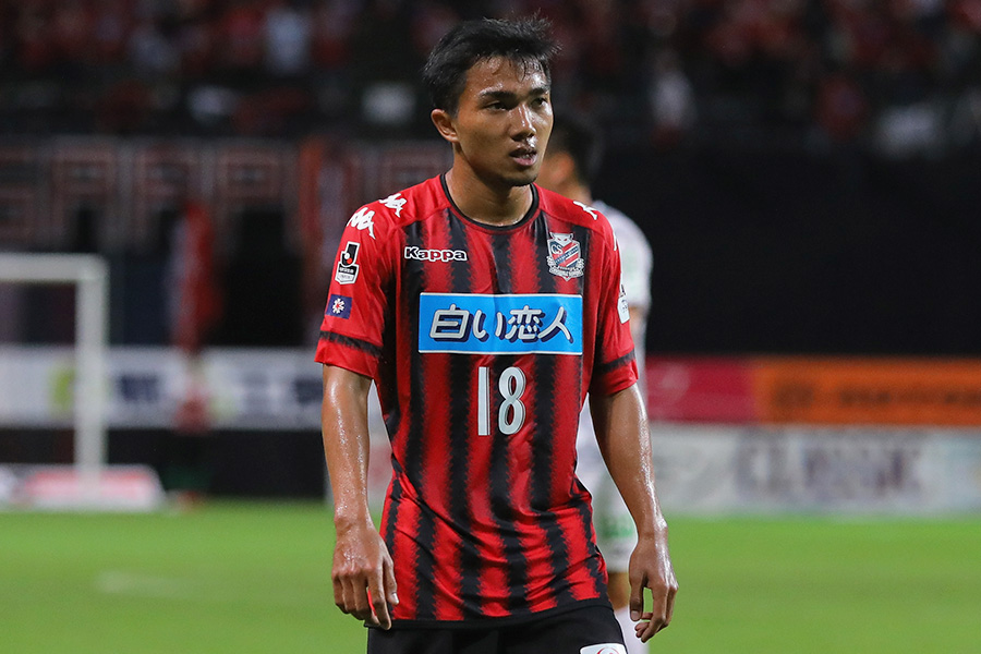 チャナティップが札幌サポーターへ直接挨拶【写真:Getty Images】