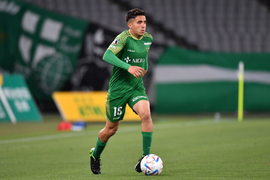 バスケス・バイロンは「自分のことを知ってもらいたい」と語る【写真：(C)TOKYO VERDY】