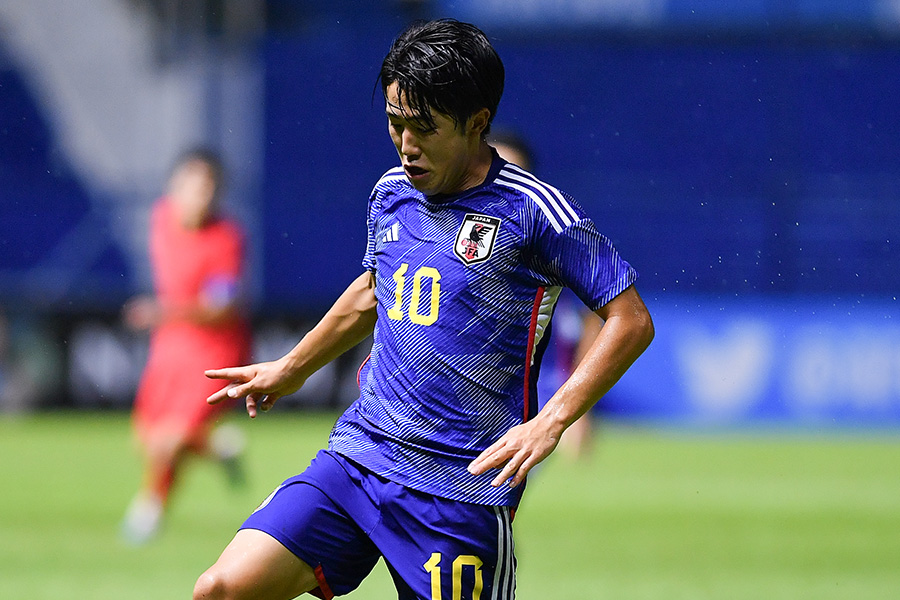 佐藤龍之介のアシストシーンに注目【写真：Getty Images】