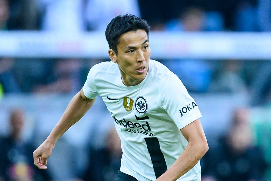 フランクフルトでプレーする長谷部誠【写真：Getty Images】