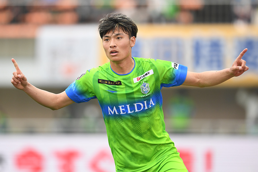 湘南で活躍するFW町野修斗【写真:Getty Images】