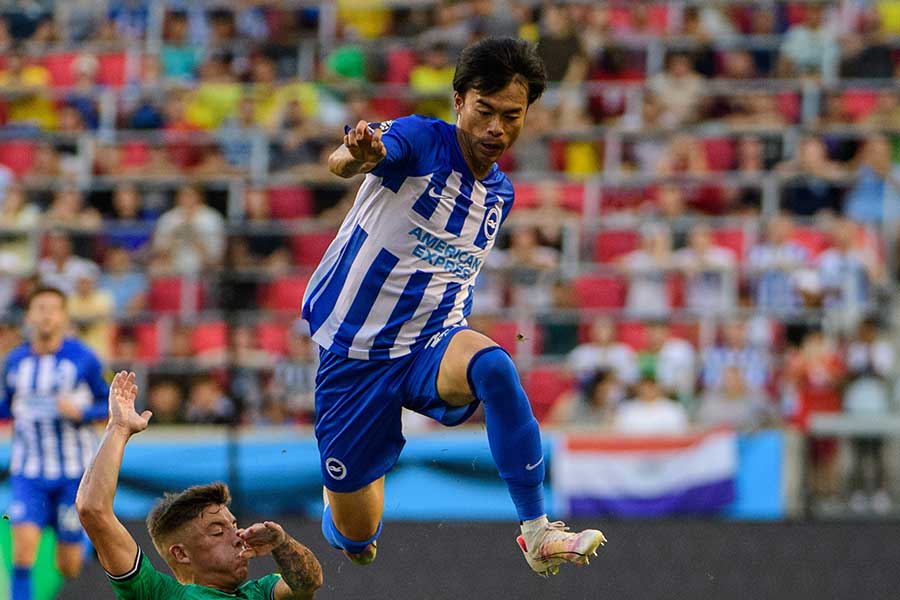 ブライトンでプレーする三笘薫【写真:Getty Images】