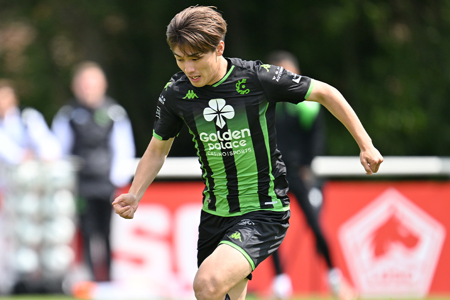 上田綺世はアントワープ戦でベンチ外に【写真：Getty Images】