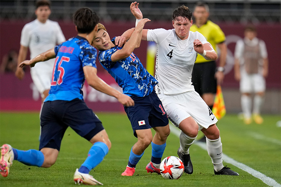 U 24日本代表 Nzの堅守に苦戦 決定機を遠藤が決められず前半0 0 勝負は後半へ フットボールゾーン