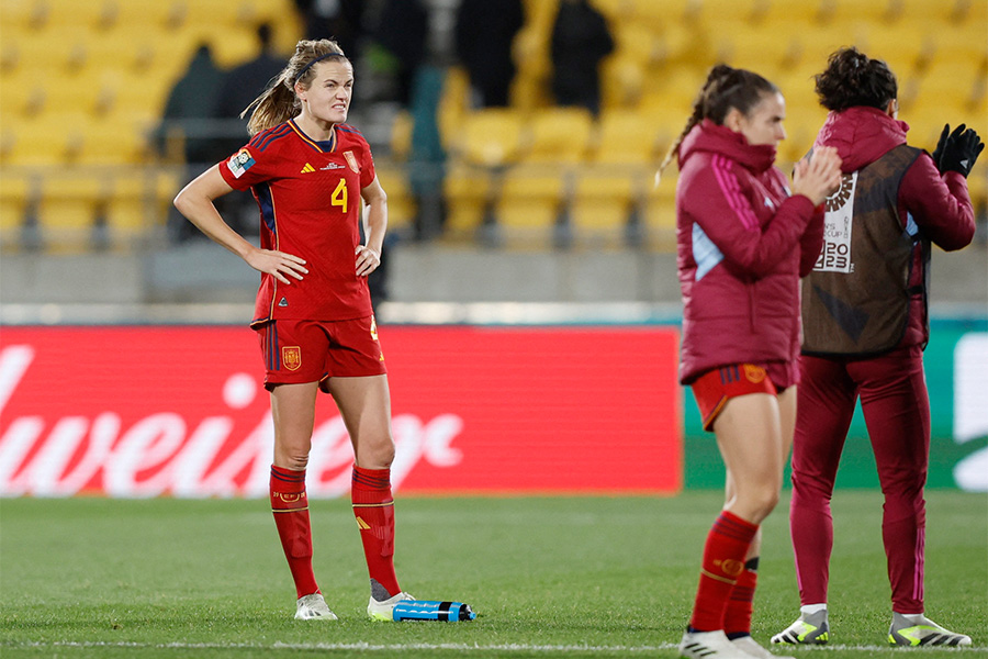 スペインはボールを握るも4失点で敗れた【写真:ロイター】