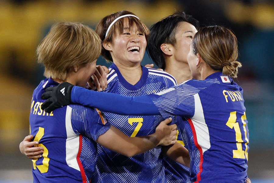ゴールを決めて喜ぶなでしこジャパンの宮澤ひなた【写真：ロイター】