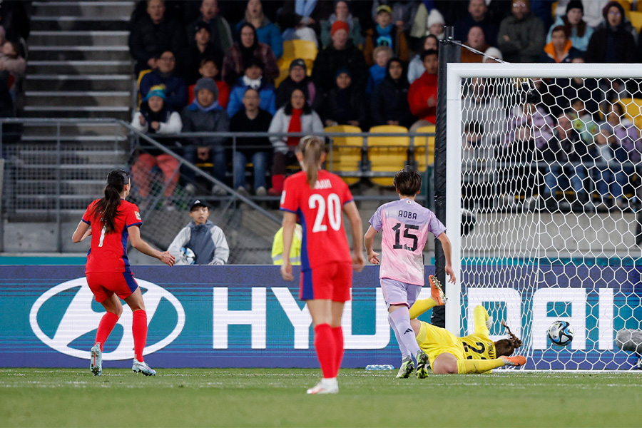 ノルウェーはオウンゴールで先制点を献上【写真：ロイター】