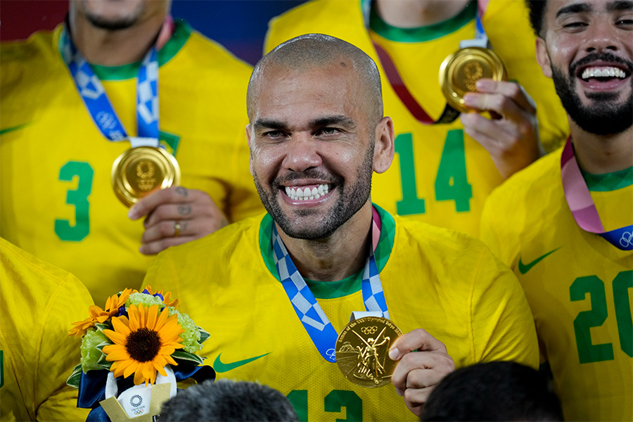 オリンピック連覇を達成したブラジル代表DFダニエウ・アウベス【写真:AP】