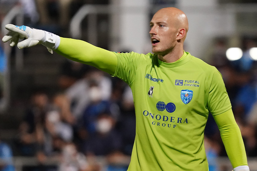 名古屋戦で初先発となったGKスベンド・ブローダーセン【写真：Getty Images】