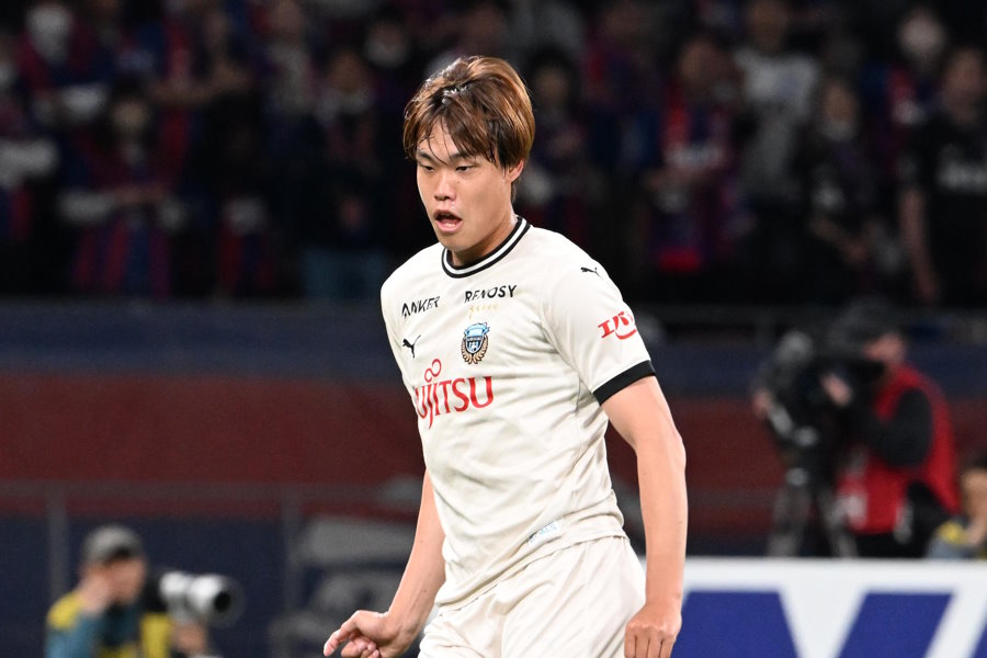 退場した川崎の大南拓磨【写真：徳原隆元】