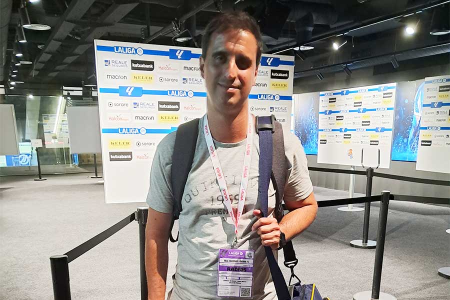 久保建英について分析したスペインラジオ局「カデナ・セル」のロベルト・ラマホ記者【写真：高橋智行】