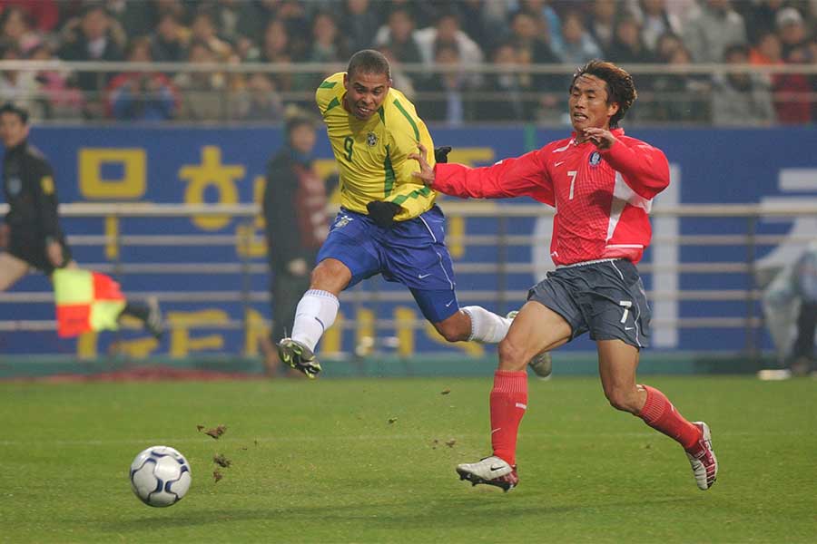 2002年11月20日に行われたブラジルと韓国の親善試合【写真：徳原隆元】