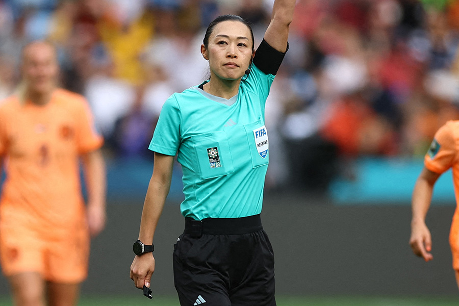 山下良美審判員が女子W杯決勝で第四審判を担当【写真：ロイター】