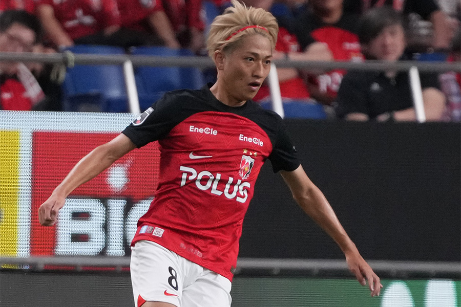 名古屋戦に出場した小泉佳穂【写真：Getty Images】