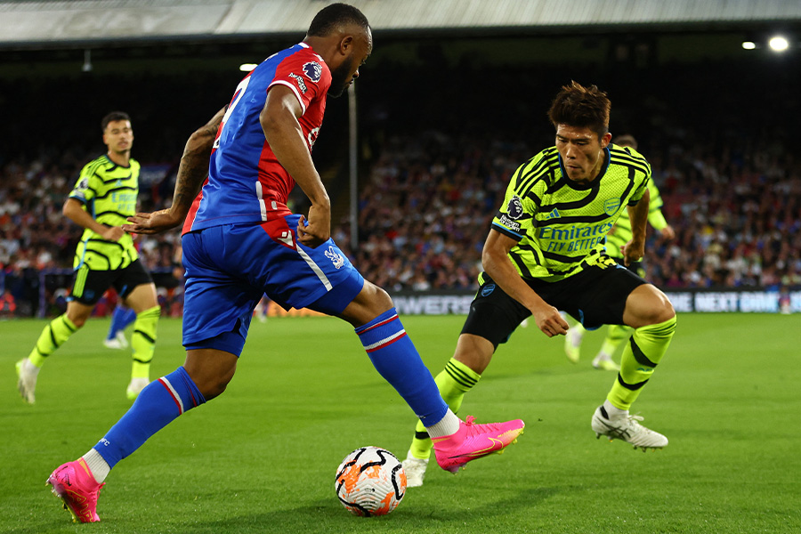 クリスタル・パレス戦にスタメン出場した冨安健洋【写真：ロイター】