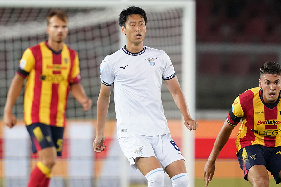 開幕戦にスタメン出場した鎌田大地【写真：Getty Images】