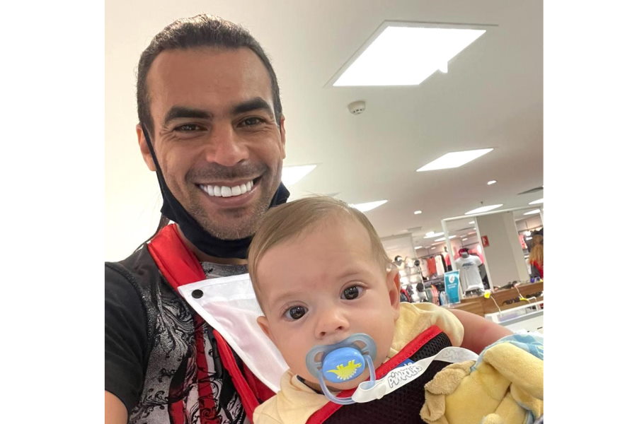 アラウージョと末っ子マテウス君【写真:本人提供】