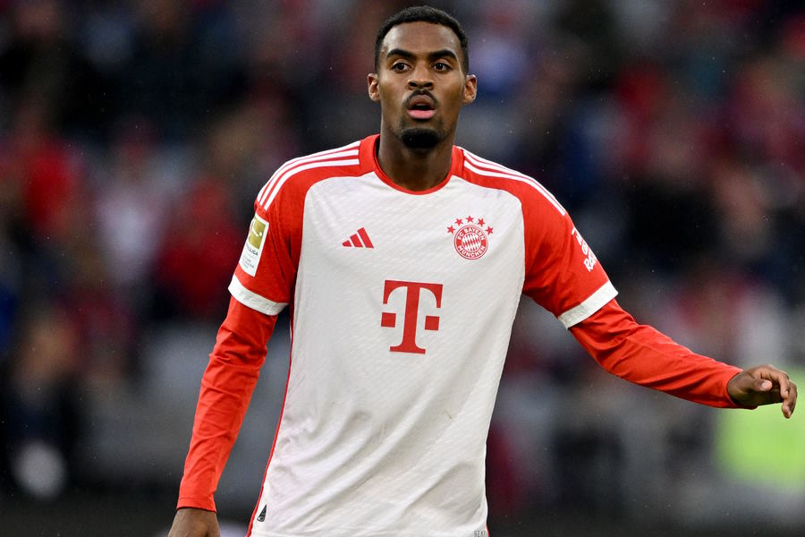 リバプールが獲得を狙うライアン・グラフェンベルフ【写真：Getty Images】