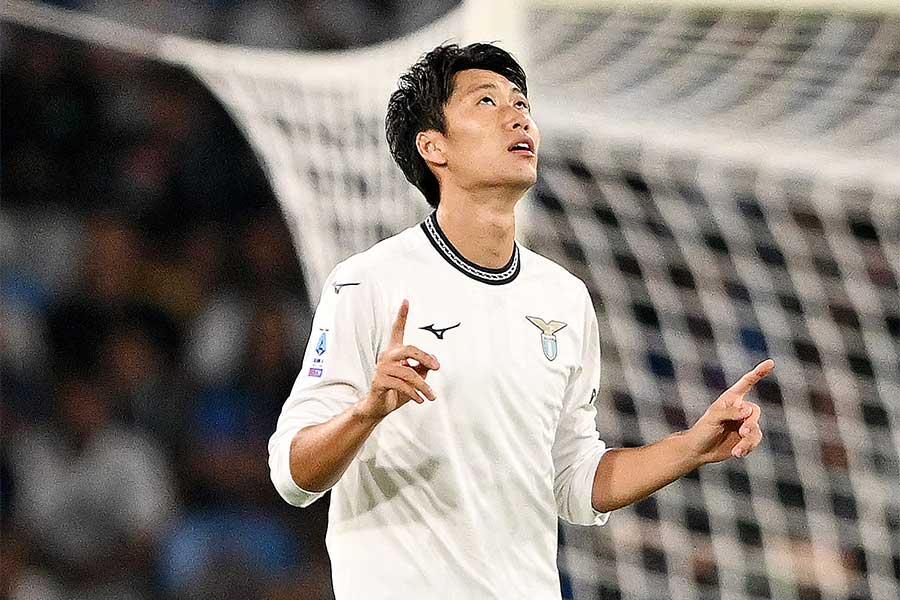 ラツィオでプレーする鎌田大地【写真：Getty Images】