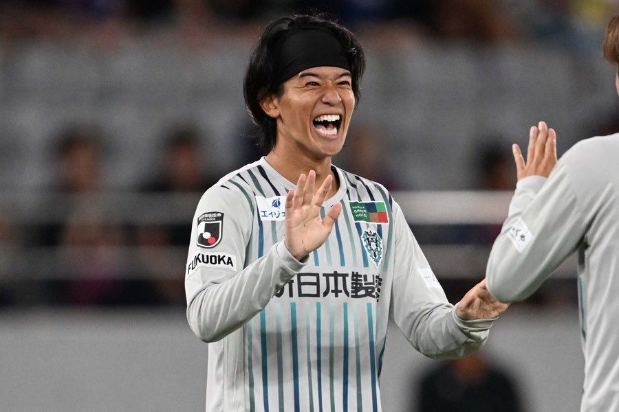 先制ゴールを決めた福岡の佐藤凌我【写真：徳原隆元】