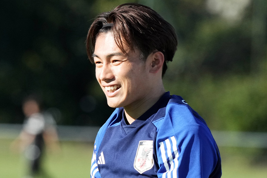 上田綺世のキックフォームに注目【写真：Getty Images】