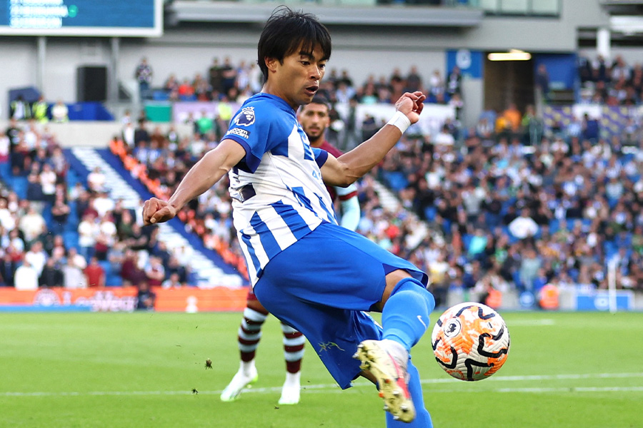 三笘薫の契約延長に注目【写真：ロイター】