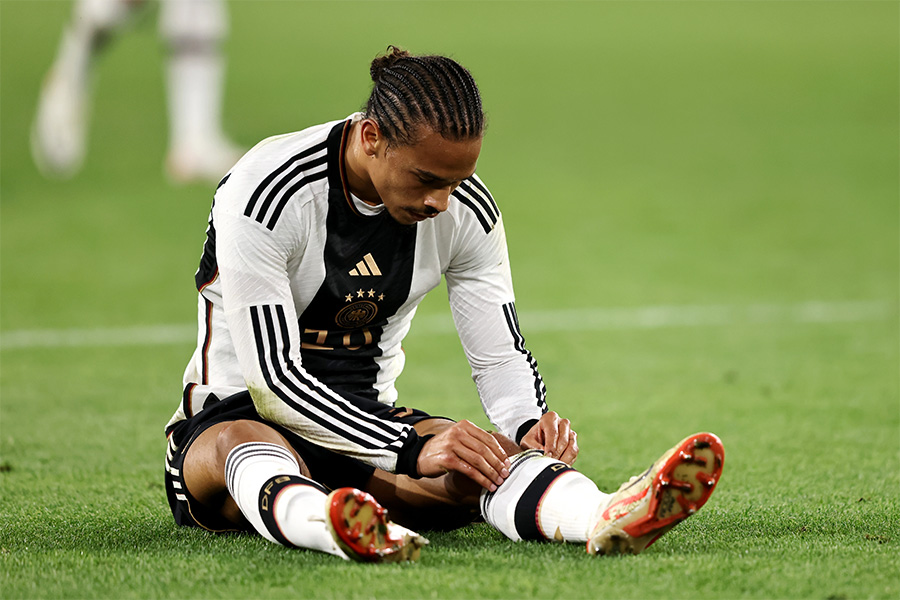 レロイ・ザネがゴールを決めるもチームは4失点【写真：Getty Images】