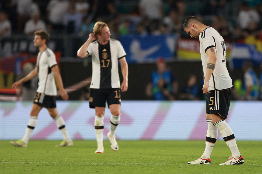 揺れるサッカー強国に注目【写真：ロイター】