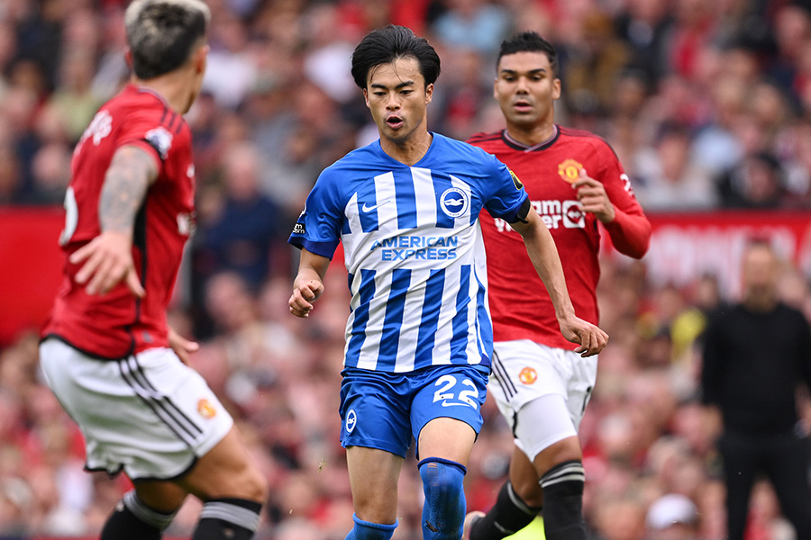 三笘薫は左ウイングでフル出場【写真：Getty Images】