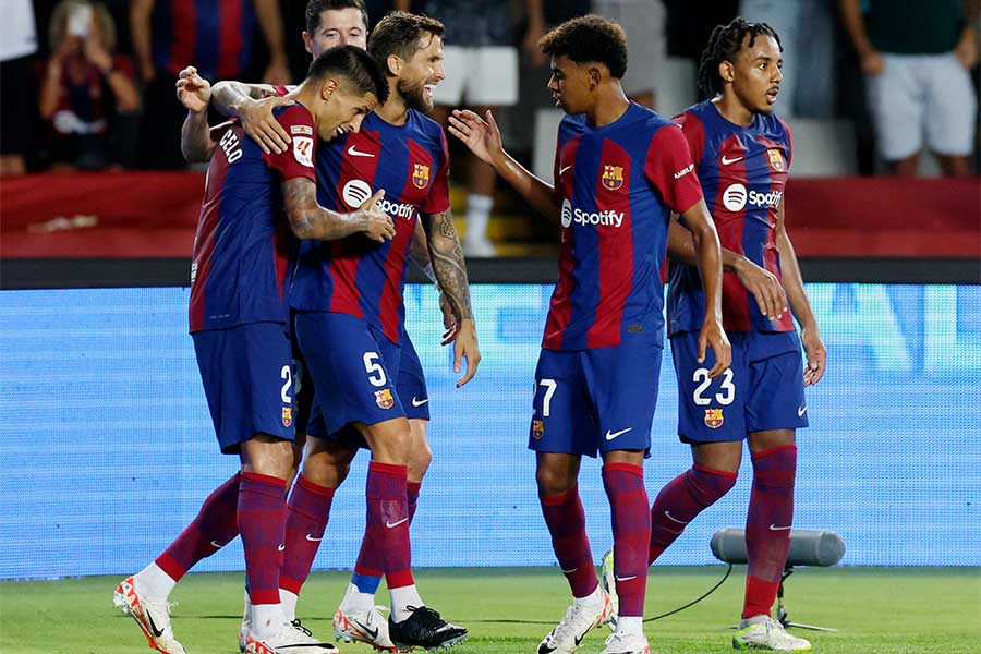 バルセロナの華麗な連携プレーに脚光【写真：ロイター】