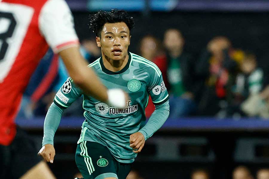 セルティックでプレーする旗手怜央【写真：ロイター】