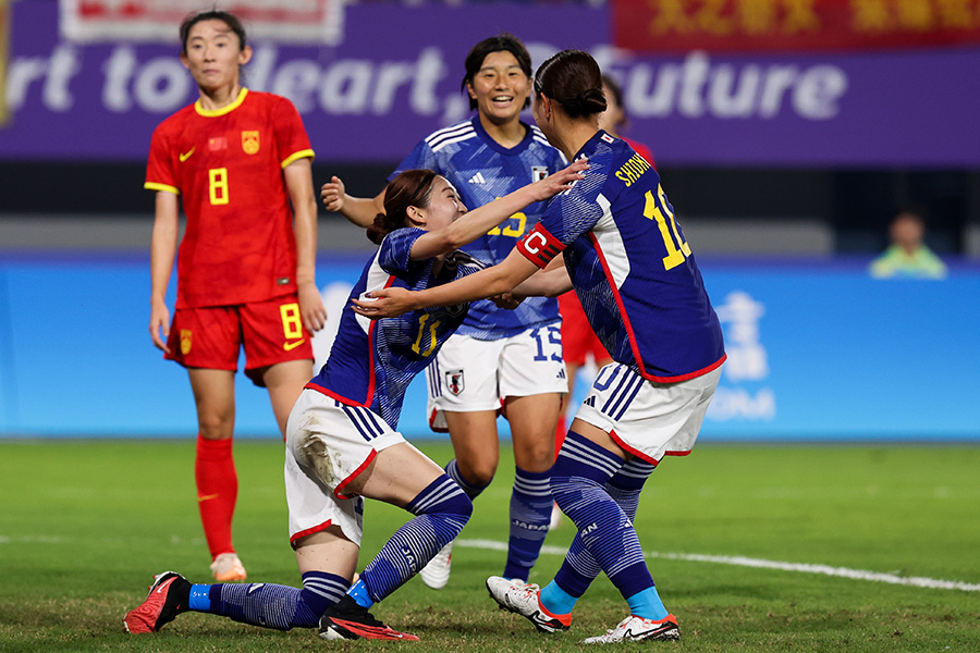 なでしこジャパンが打ち合いを制して決勝進出！【写真：Getty Images】