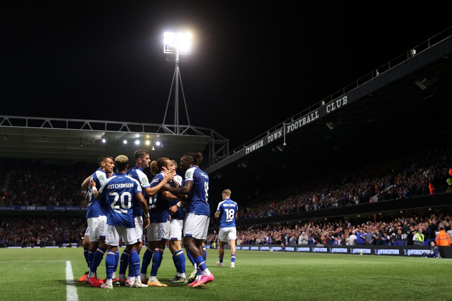 グラミー賞受賞アーティストが控室を訪問で反響【写真：Getty Images】