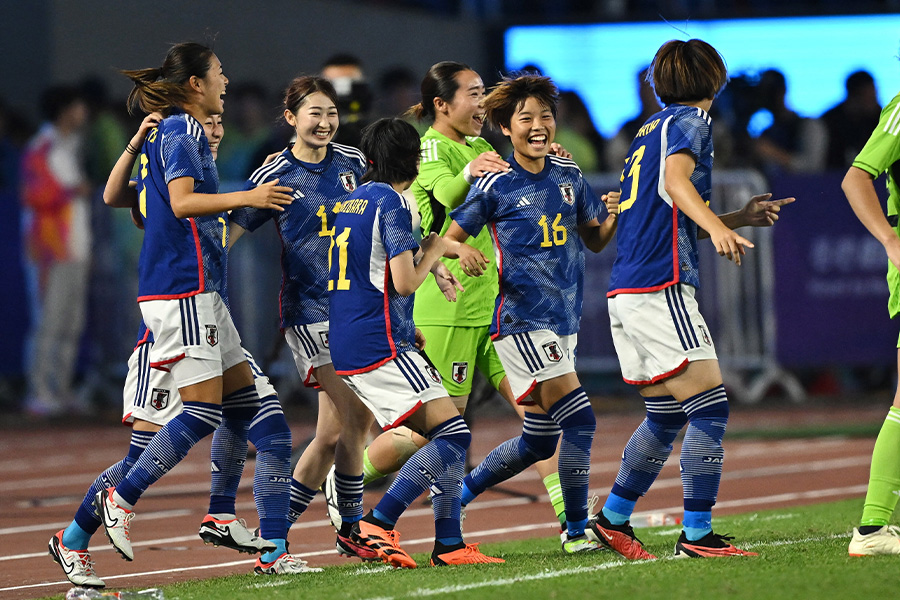 日本女子代表が後半立て続けに3ゴール【写真：ロイター】