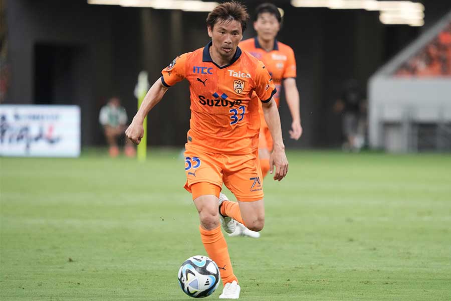 清水でプレーする乾貴士【写真:Getty Images】