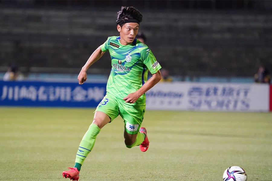 湘南ベルマーレでプレーするFW町野修斗【写真：Getty Images】