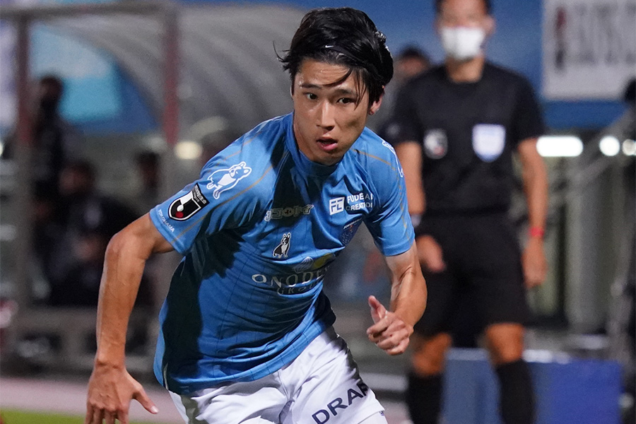 横浜FCでプレーするFW松尾佑介【写真：Getty Images】