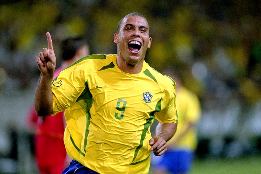 日韓W杯で目覚ましい活躍を見せたロナウド【写真：Getty Images】