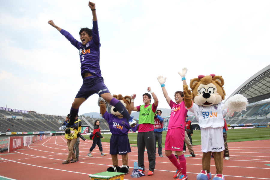 広島時代の「サンフレ劇場」で千葉の「人を楽しませたい」思いは磨かれた【写真：Getty Images】