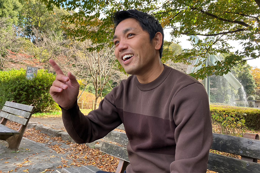 町田インターン管理責任者の岡田氏は「ぜひチャレンジを」と呼びかける【写真：(C) FCMZ】