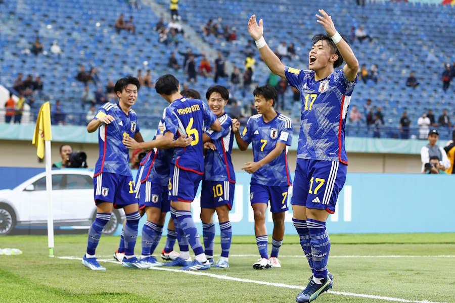 セネガルに勝利した日本【写真：Getty Images】