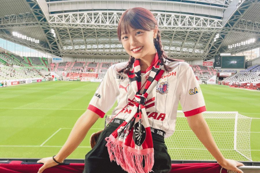 「セレ女」として人気の女性YouTuberぽみさん【写真：インスタグラム（@pomi0423）より】