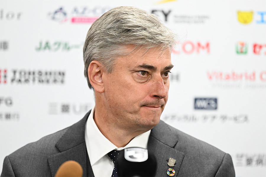 退任が発表されたマチェイ・スコルジャ監督【写真：徳原隆元】
