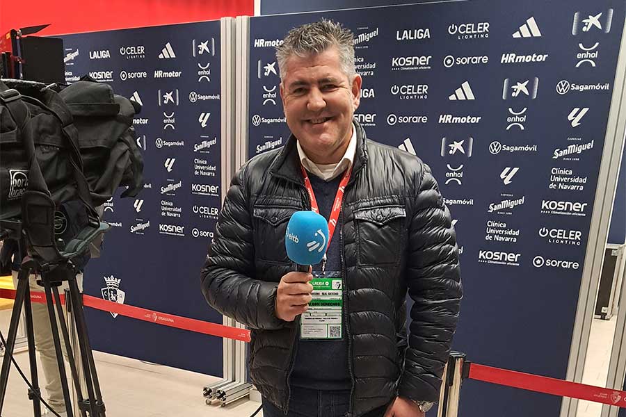 久保建英を擁護した地元テレビ局「エウスカル・テレビスタ」ソシエダ担当のイニャキ・ミケオ・エチャリ記者【写真：高橋智行】