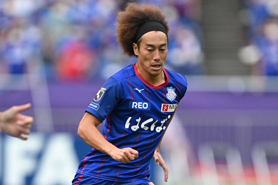 甲府でプレーする三平和司【写真：徳原隆元】