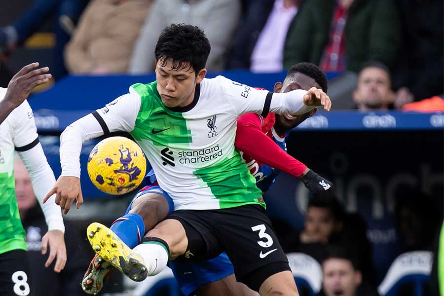 クリスタル・パレス戦に先発出場した遠藤航【写真：Getty Images】